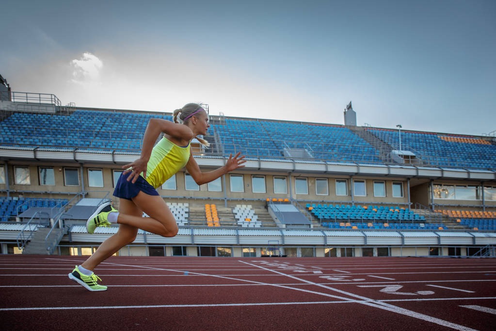 于根伟：开直播为缓解球员压力，我的工作不是研究网络资讯